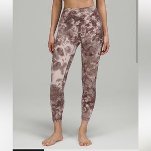 Sz 6. Lululemon align leggings. 24inch inseam. Worn twice.